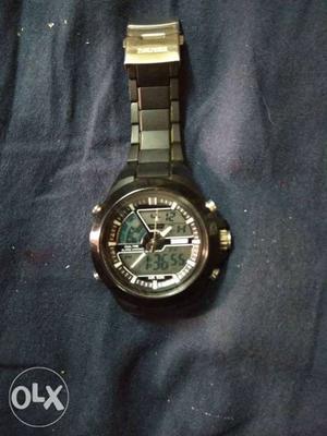 Skmei black sport watch only 4 month used good