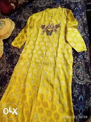 Yellow A beautiful long kurta to be worn with