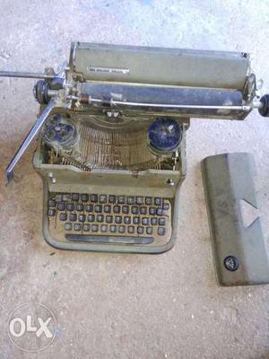 4 years of typing machine in average condition