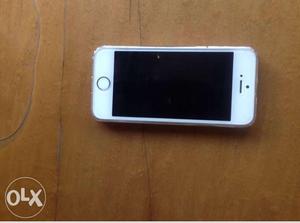 Apple 5S Gold,64 GB.Single Hand use with brand