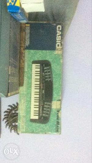 Casio Tone Bank keyboard Synthesizer