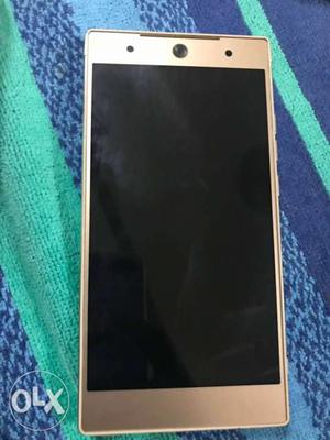 It a tecno camon c9 with charger In a good