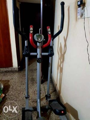 Manual elliptical cycle. in a very good condition.