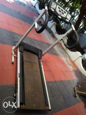 Sharp:555 motorised Treadmill