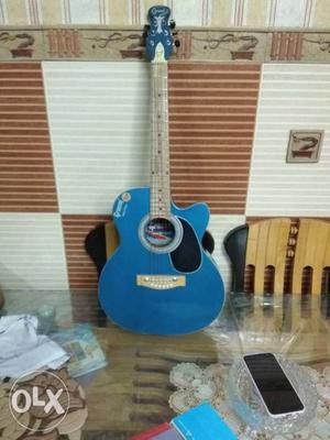 32 inch acoustic guitar with gig bag