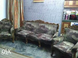 5 seater,sagvaan wood,good condition covered by