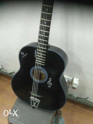 6 strings acoustic guitar in half price, best