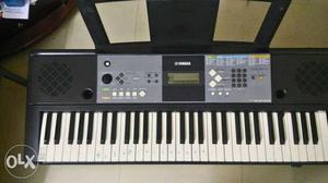 Black Yamaha Electronic Keyboard