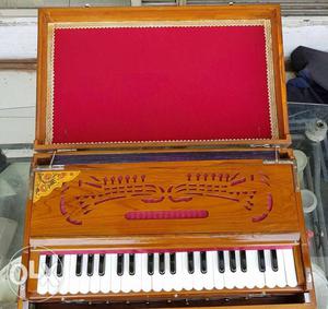 Brown And Red Harmonium