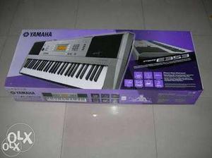 Cealed Yamaha psr E353 with bag and warranty card