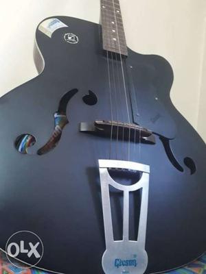 Givson Guitar in good condition urgent sale