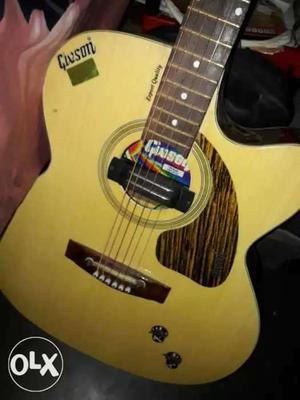Givson acoustic guitar... great condition... with