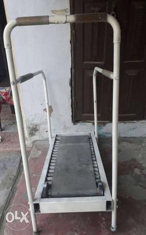 I Am Selling My Manual Treadmill in Excellent Condition