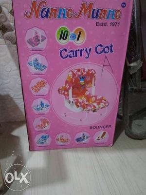 New carry cot seal packed.only 1 month to 1 year