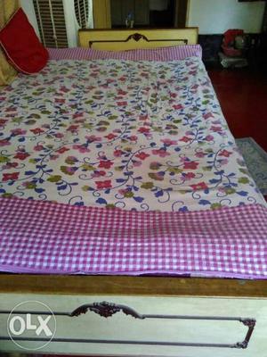 Single bed, 3ft/7ft ply finished cot with matress