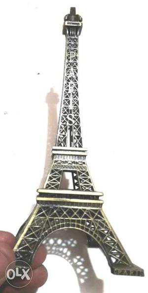 Symbol / Monument of Love- Eiffel tower.