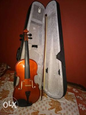 VIOLIN in New Condition. FREE suit cover