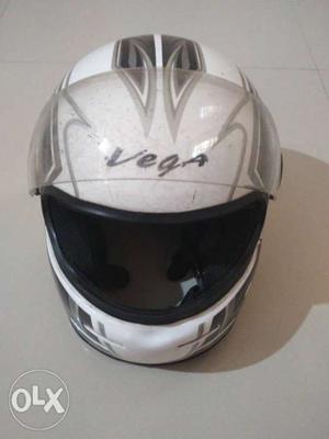 White And Black Vega Full-face Helmet
