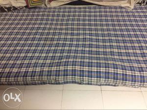 2 mattress for sale. want to sell it urgently