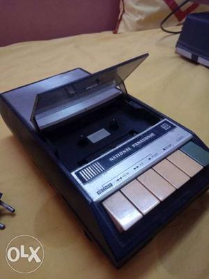 50 yeats old tape recorder.national panasonic.not