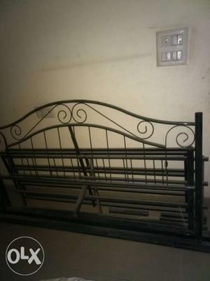 Black Metal Bed