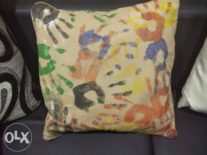 Cushion wid handmade covers