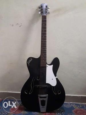 Gibtone guitar in a very good condition.
