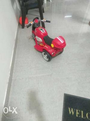 Kids electric bike almost new just 1 month old