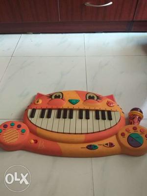 Kids keyboard, purchased in U. S, good condition.
