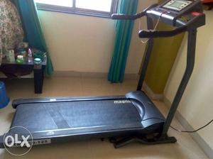 Magnum treadmill by proline