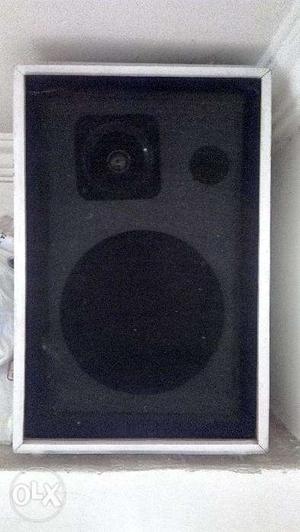 Philips 2 big speakers (8 inch woofers + 3 inch twitters)