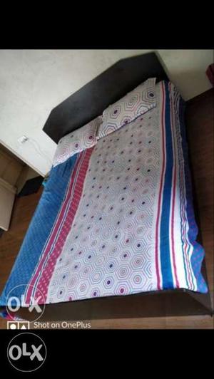 Queen size bed with storage for sale in wakad for