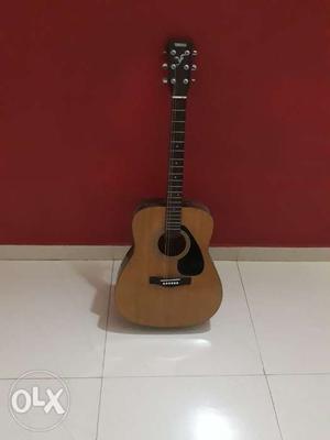 Yamaha Acoustic Guitar (6 months old - in mint condition)