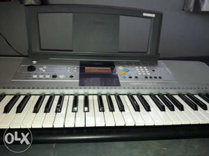 Yamaha Synthesizer (almost unused and in new