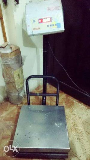 100kg Electronic Weighing Scale used but in good condition