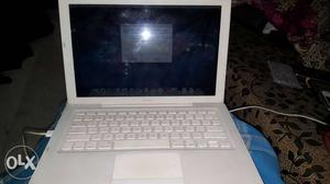 Apple MacBook 4gb with 500hd good condition good