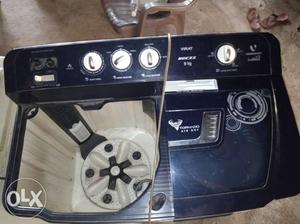 Blue Top-load Washer And Dryer Set