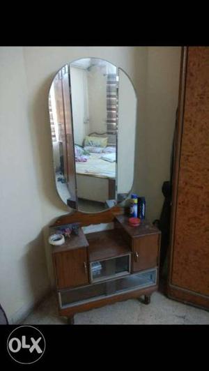 Good condition Dressing Table with 3 mirrors &