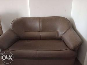 I want to sell my sofa set...brand new 6month