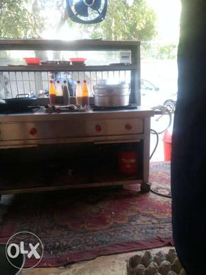 Stainless steel counter with 2 burners 5ft long