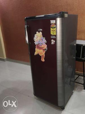 Whirlpool 230L fridge in mint condition and superb
