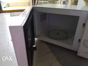White And Black Induction Range Oven