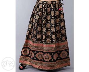 Black cambric cotton lehnga skirt..new with tag..size-M