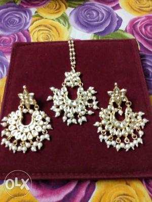 Brand new pure kundan earrings and mang teeka set