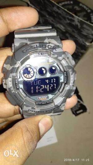 G shock watch with Bill box slightly negotiable