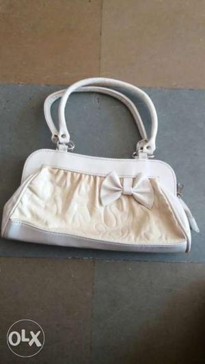Hand Bag In Very Good Condition No Tear