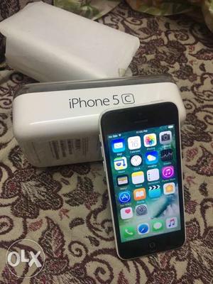 IPhone 5c 16gb with all accessories. Superb