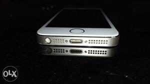 Iphone 5s gold 32gb in perfect condition but with i lock