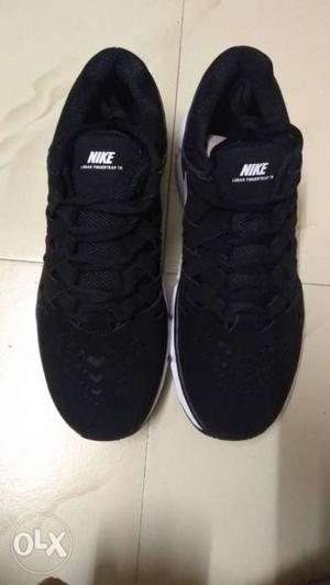 Nike Lunar Fingertap Training Shoe Size: UK 9