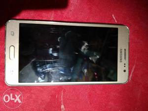 Samsung on 5 pro in a good condition,, screen is little